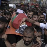 Funérailles du jeune Palestinien de 20 ans tué jeudi par l'armée d'occupation israélienne. Depuis le début de l'année, au moins 159 Palestiniens, 21 Israéliens, un Ukrainien et un Italien ont été tués dans des violences liées au conflit israélo-pa...